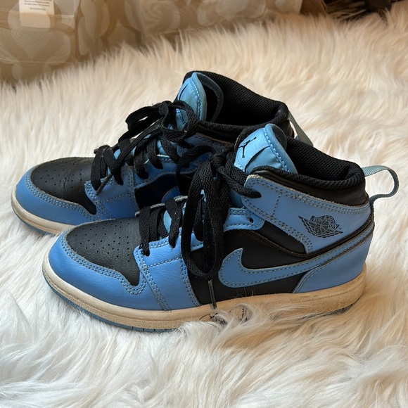 Jordan Other - Air Jordan blue and black sneakers for kids, size 1.5Y